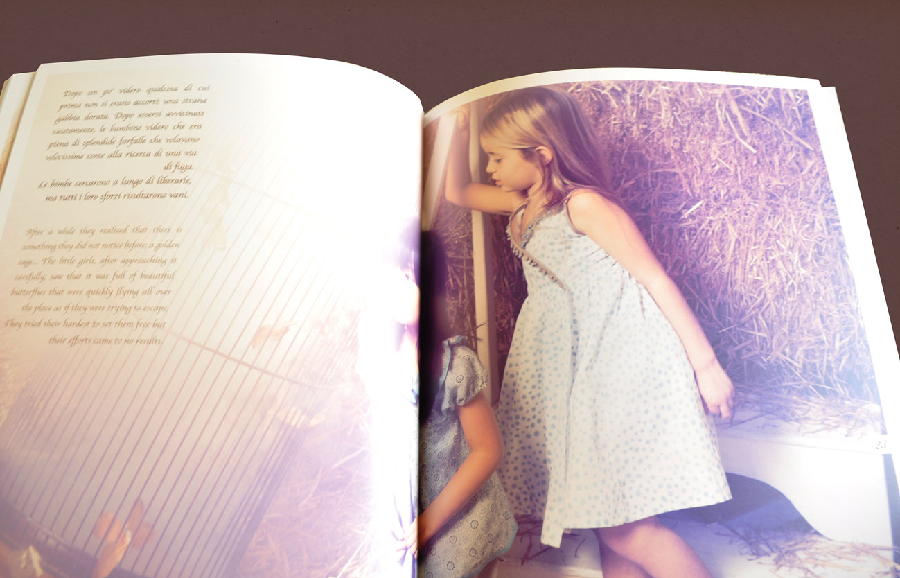 Particolare del catalogo della collezione Primavera/Estate 2011